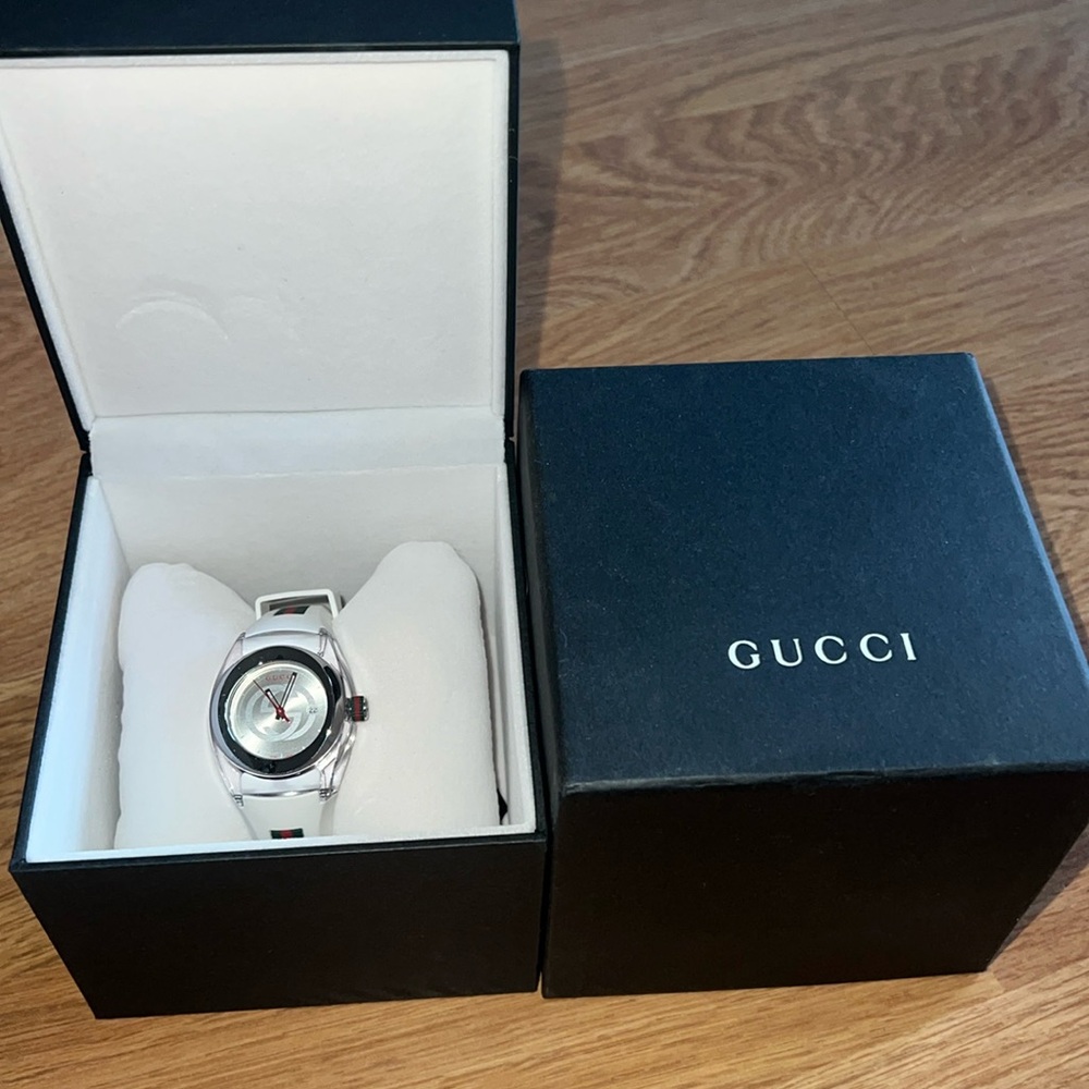 Gucci sport watch - Picture 1 of 8
